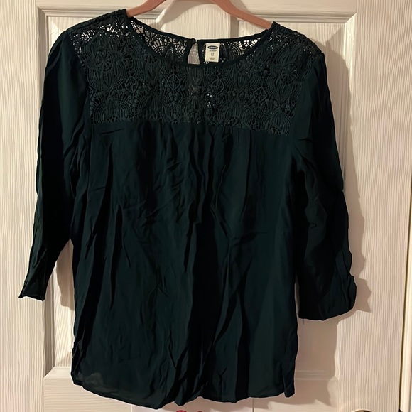 Old Navy Tops - Old Navy top with lace (3)